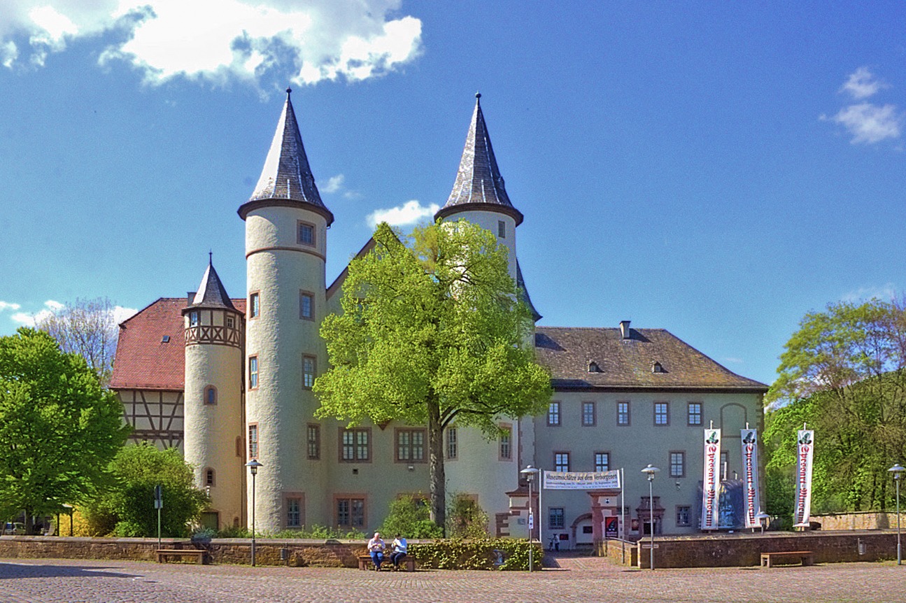 File:Schloss Lohr 9149 2.jpg