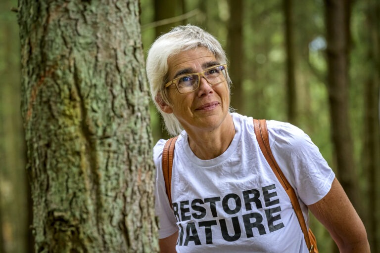 Waldexkursion mit MdEP Jutta Paulus im Gemündener Forst bei Adelsberg