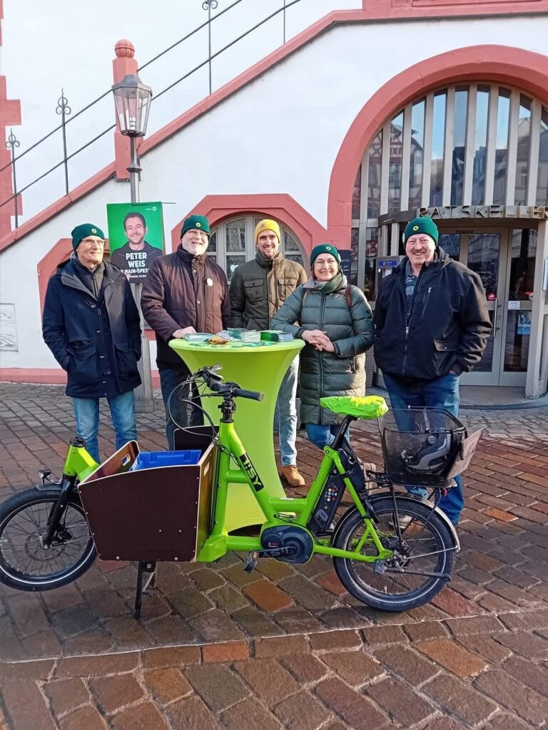 Auftakt-Infostand am Marktplatz in Karlstadt