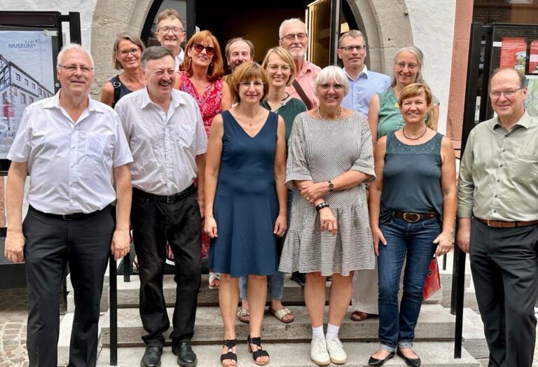 Claudia Roth beim Besuch im Museum Karlstadt