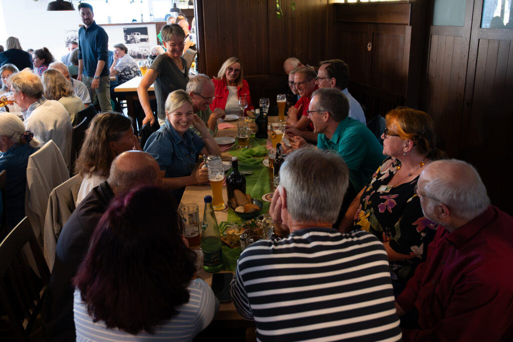 Katharina Schulze mit Gästen bei Schulzes Stammtisch Spezial